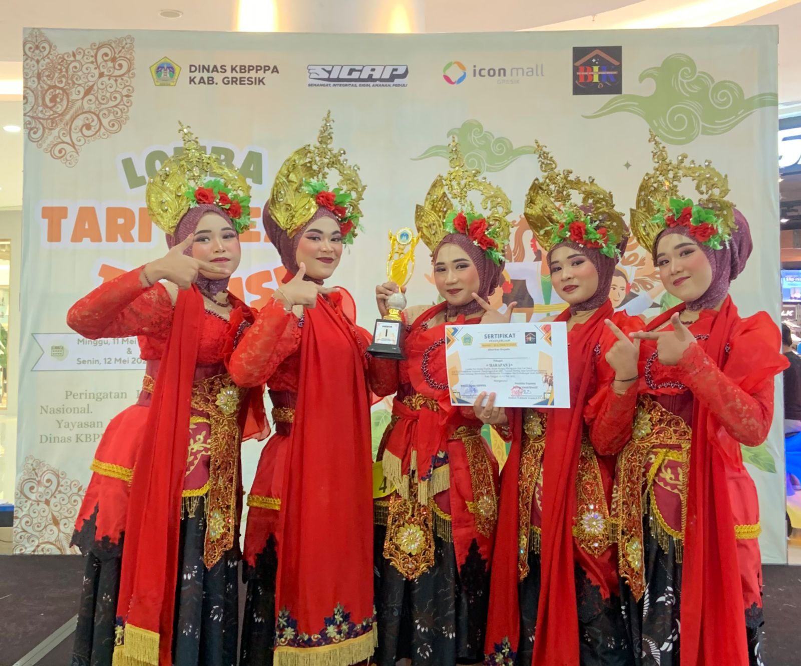Siswa Spemdaba Sabet Juara Harapan 1 Lomba Tari di Icon Mall Gresik